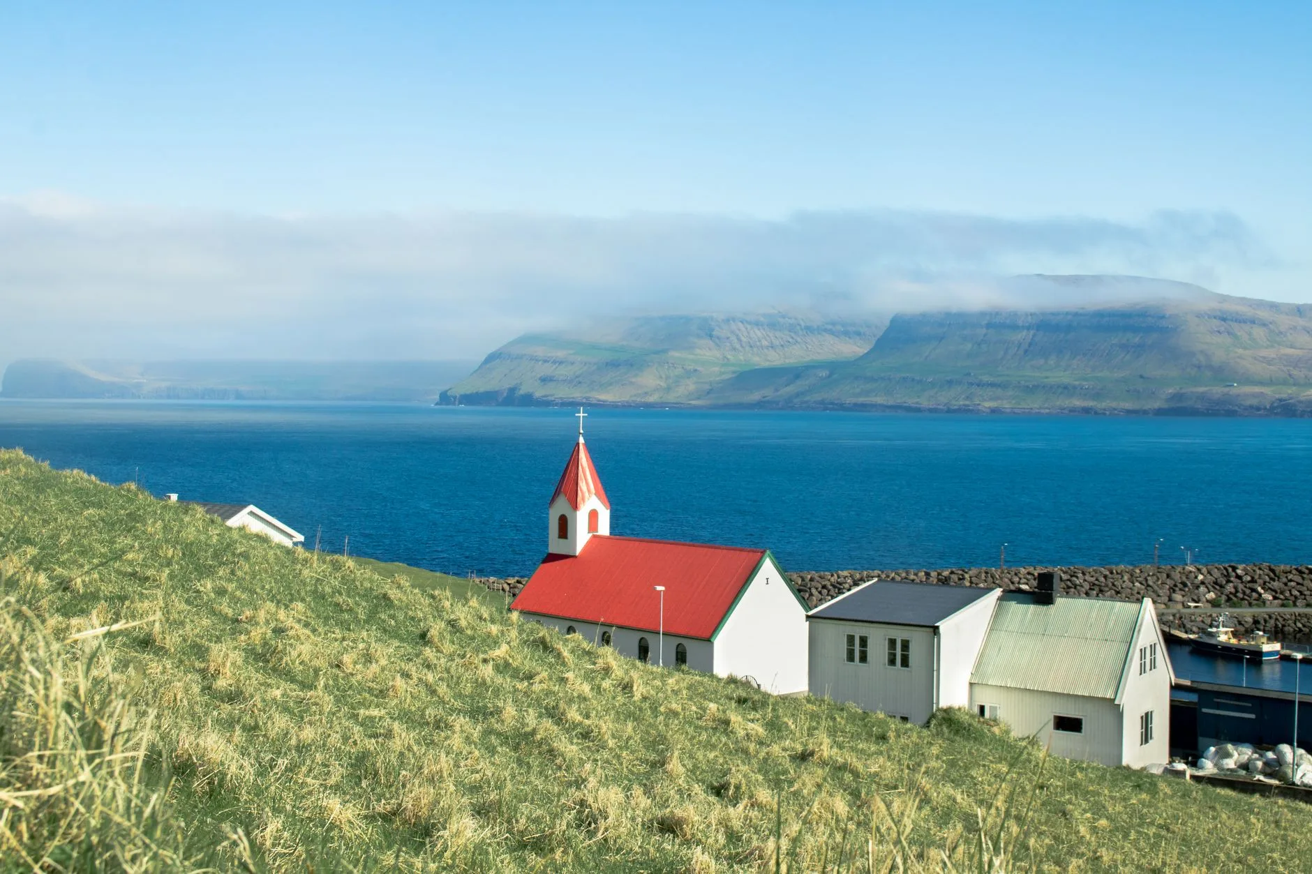 Fámjin : le village du drapeau féroïen