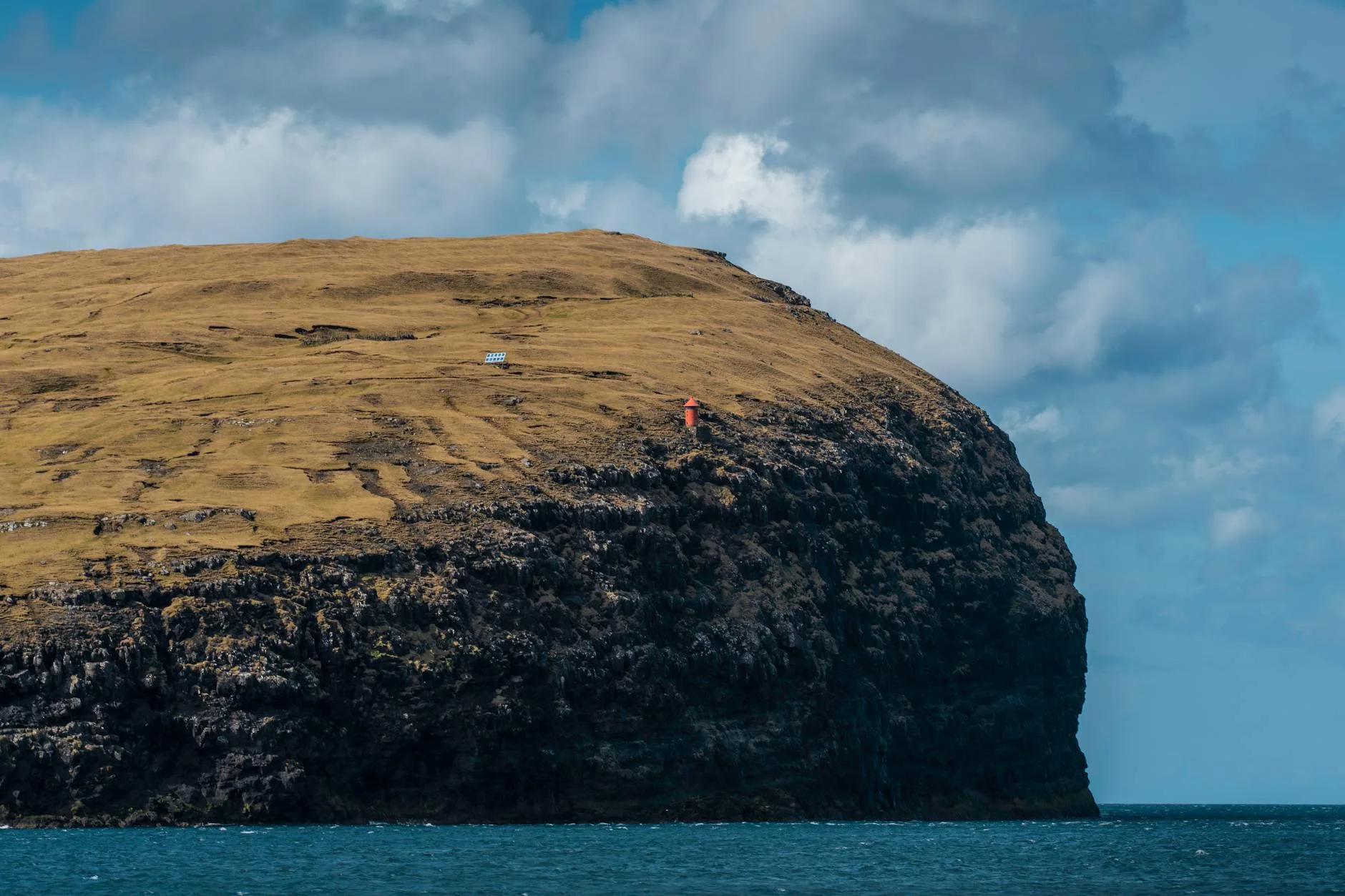 La randonnée vers Mykineshólmur et le phare